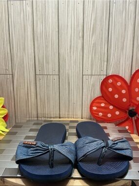 Havaianas Navy Blue Bow Thong Flats